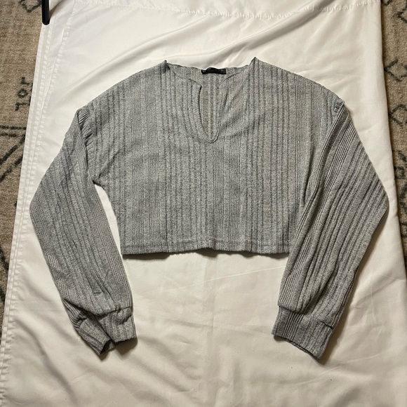 SHEIN size medium gray ribbed long sleeve crop top - Picture 1 of 5